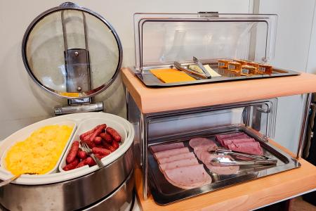 Hôtel de France Nice - Frühstücksbuffet im nahe gelegenen Hotel Splendid